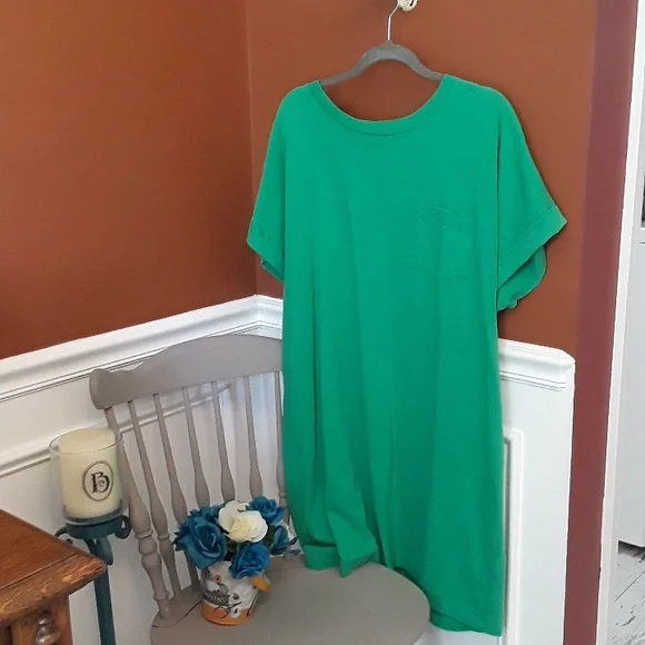 GAP Dresses Gap Kelly Green Tshirt Dress With Front Pocket
